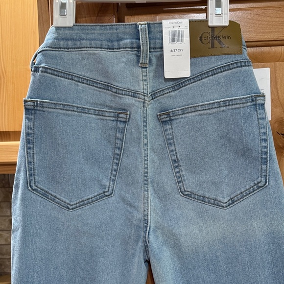 Calvin Klein Women Skinny Jeans - Light Blue Wash - Picture 4 of 6